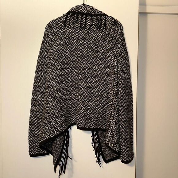 Chicos Women’s Black White Fringe Cardigan Sweater Size 1 (Medium) EUC - Picture 6 of 12